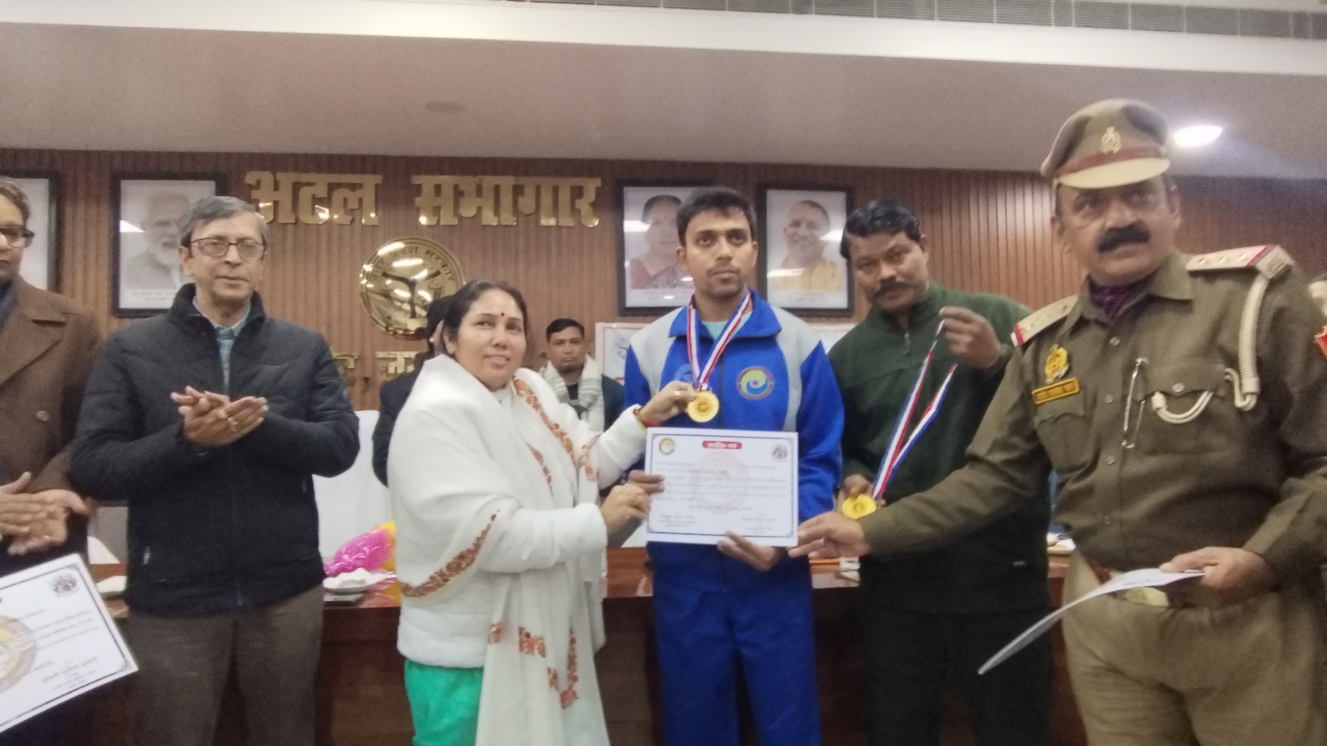 खिलाड़ियों को किया गया सम्मानित