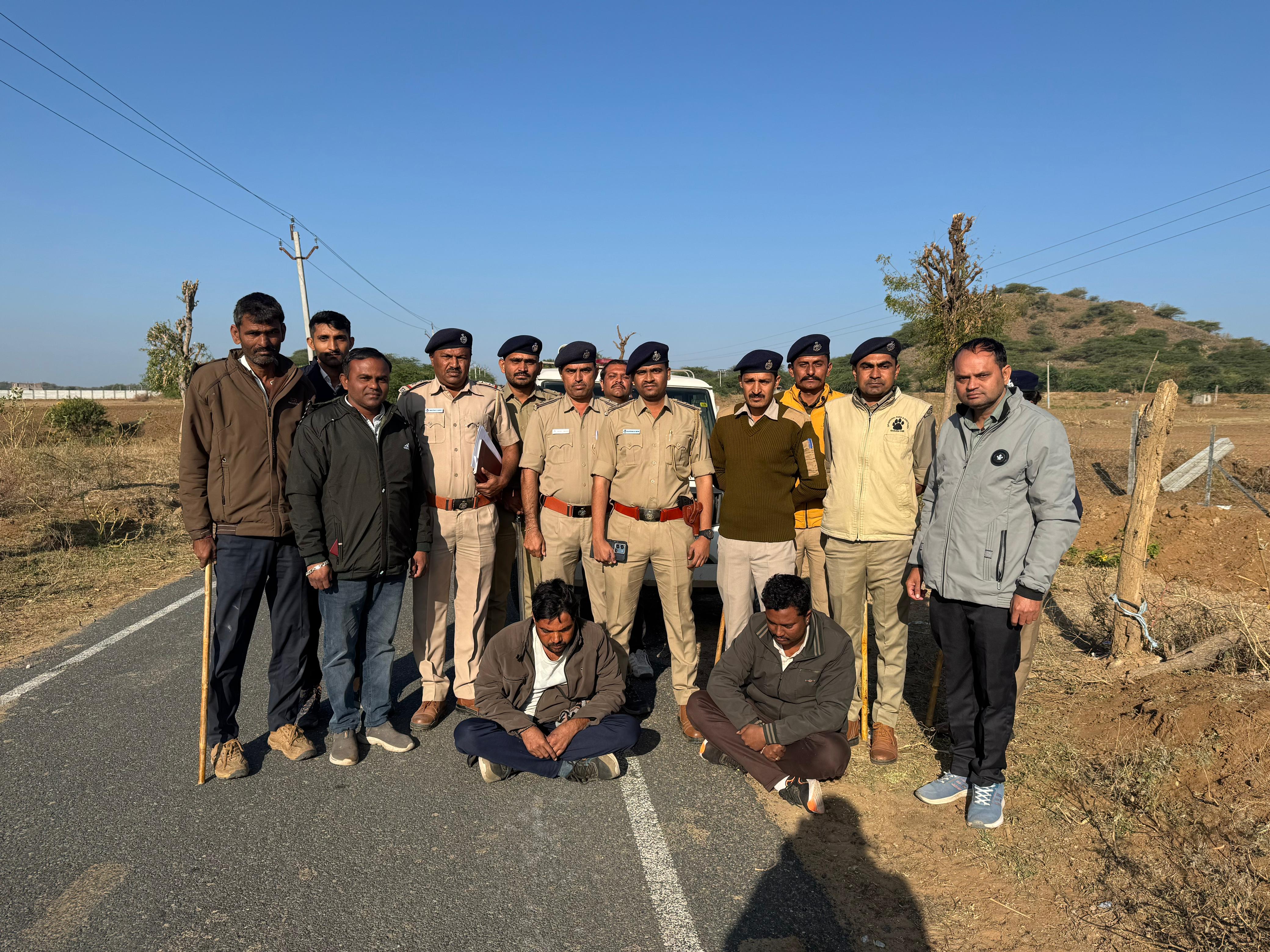 રીંછની પજવણી કરનાર 2 શખ્સોની અટકાયત