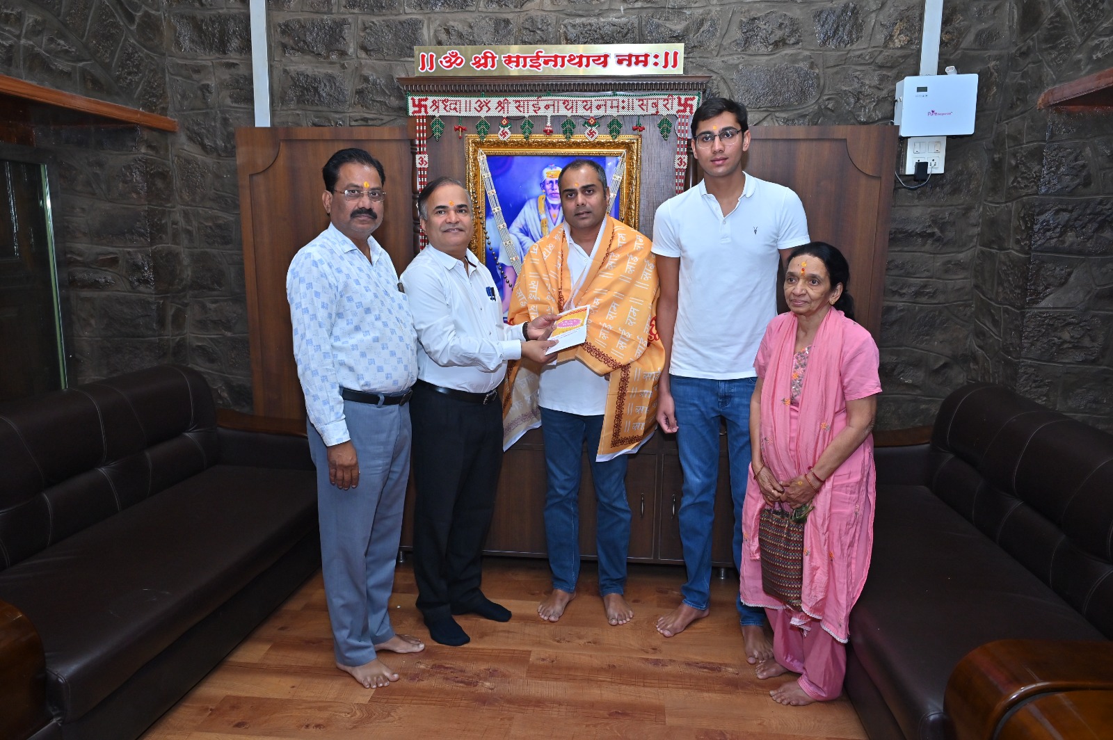 Rupen Choksi donates Rs 1 crore 2 lakh