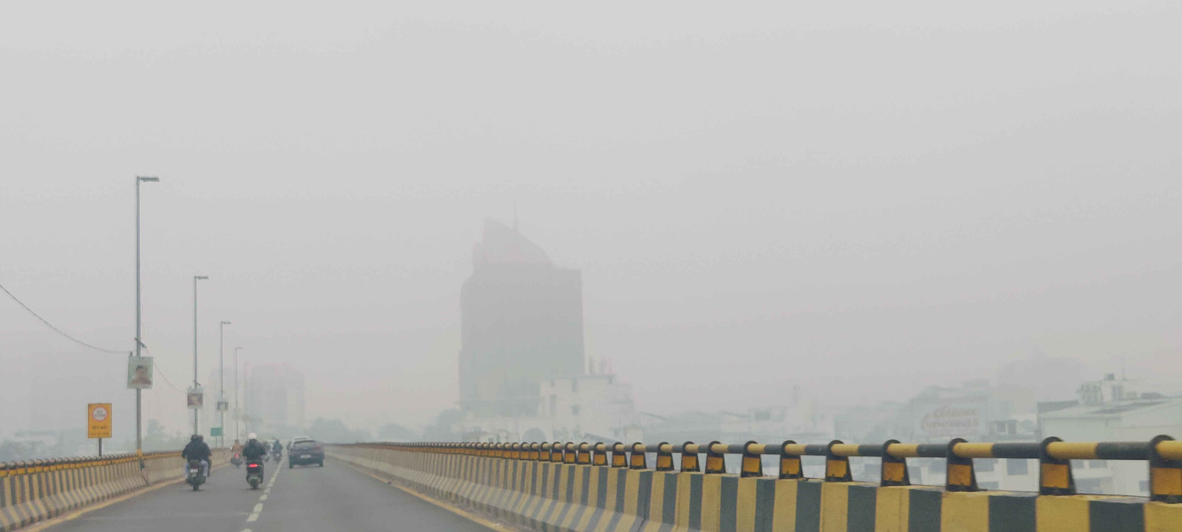 Dense fog in the capital city of Jaipur