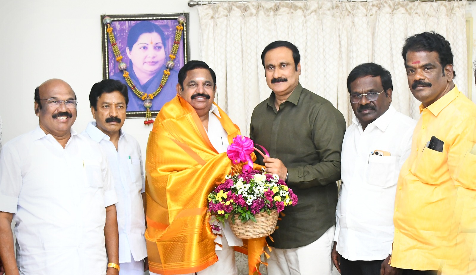 PMK joins the AIADMK alliance; the alliance was confirmed after the EPS - Anbumani meeting