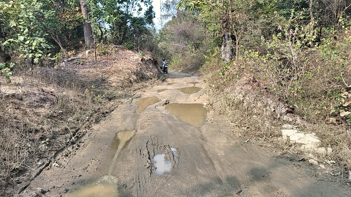 NO ROAD IN BIHAR VILLAGE