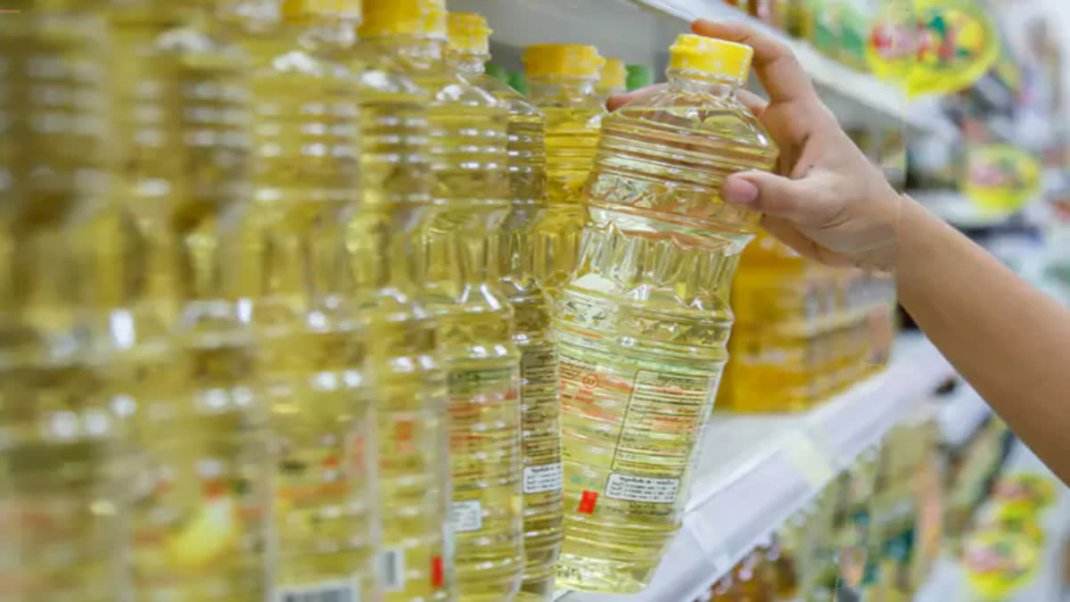 WHICH OIL IS A HEALTHY  HOW DOES OIL AFFECT YOUR HEART  OIL CONSUMPTION PER DAY PER PERSON  HEART HEALTHY COOKING OILS