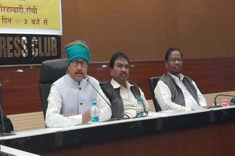 आदिवासी बुद्धिजीवी मंच ने की पंचायती राज निदेशक को पद से हटाने की मांग,  राज्य में असंवैधानिक प्रावधान लागू करने का लगाया आरोप