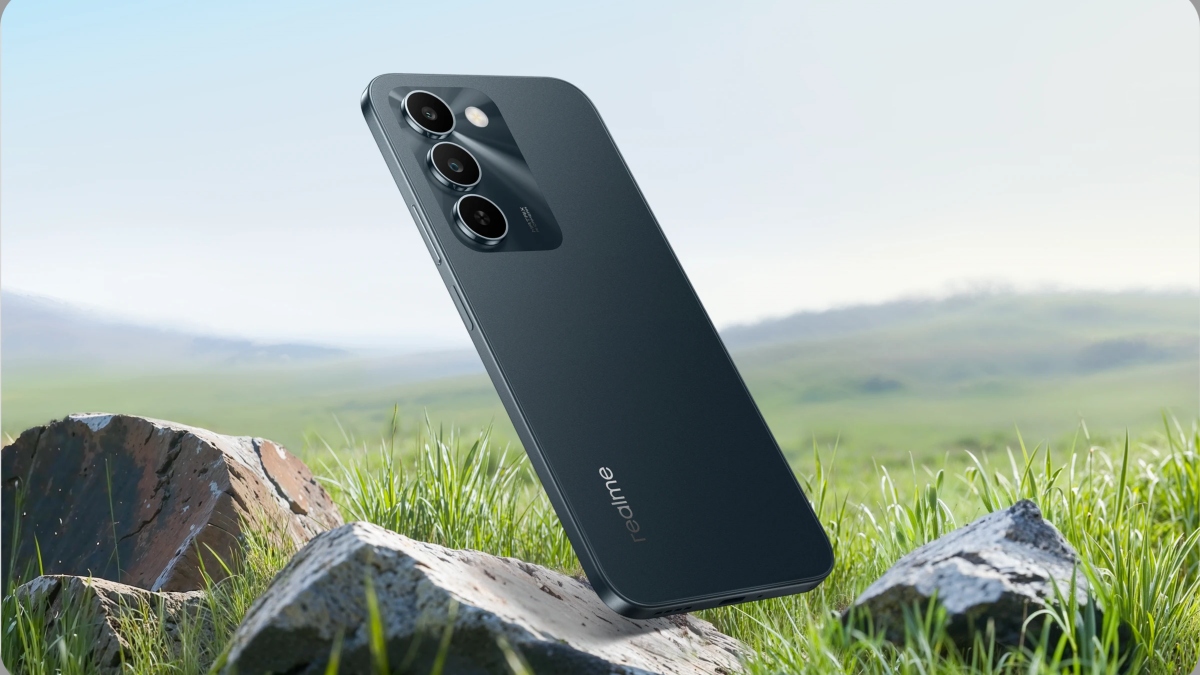 The company has also launched this phone in Sprouting Green color.