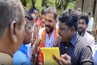 விசிக - நாதக மோதல்