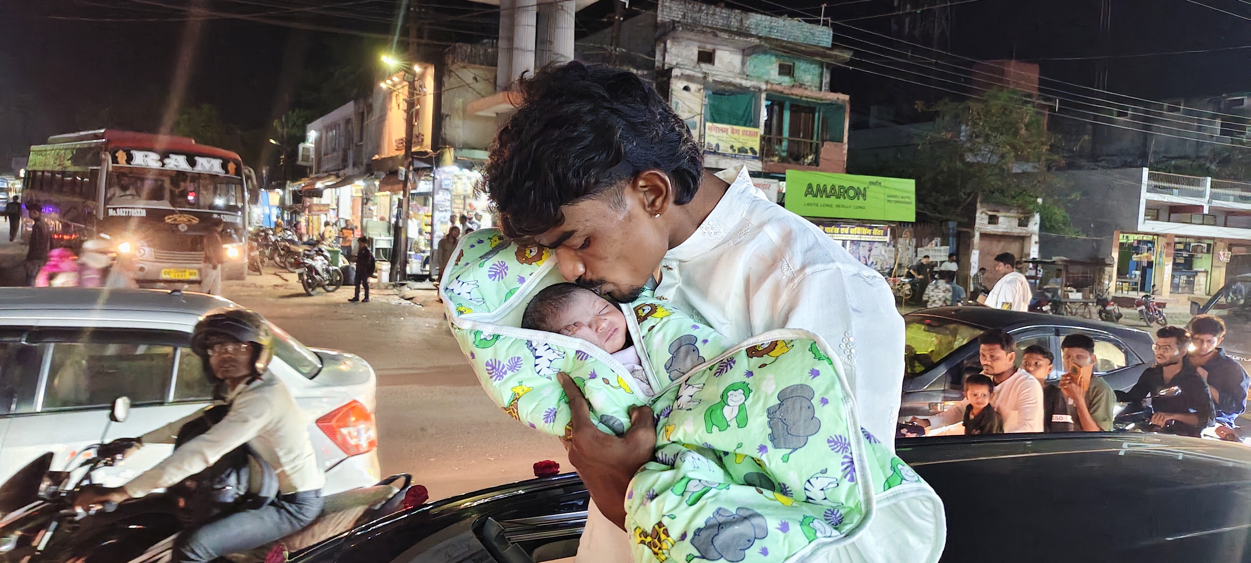 Celebrating Birth Of A Daughter After 24 Years, A Dhamtari Ward Erupts In Joy With DJ, Fireworks And A Powerful Message