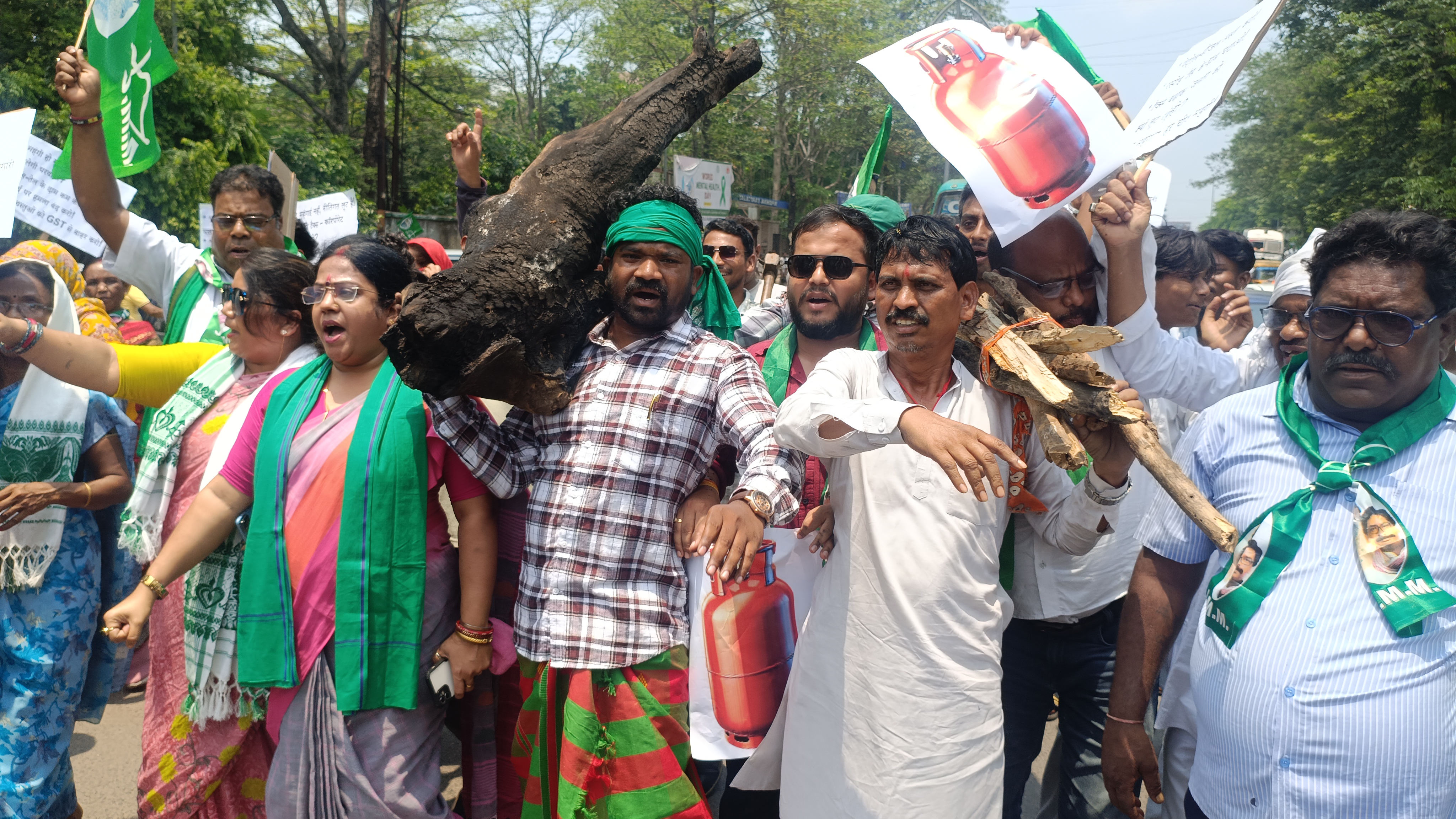 BJP and JMM protest in Jamshedpur over public issues