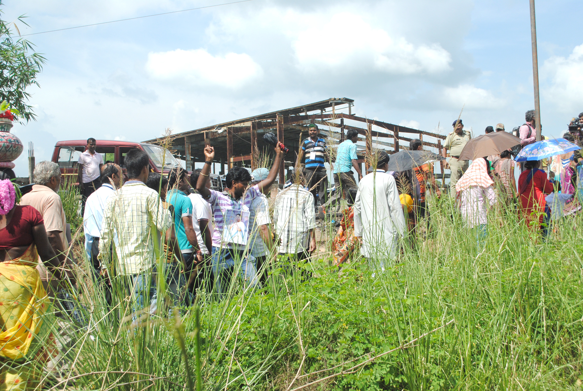 The people of Singur want 50% of their lands be used for industry.