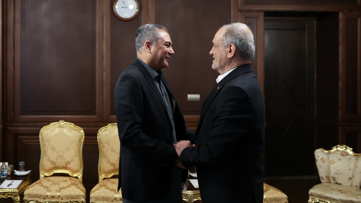 Pak Minister Delivers Message for Iran's Supreme Leader in Tehran | Quick Digest