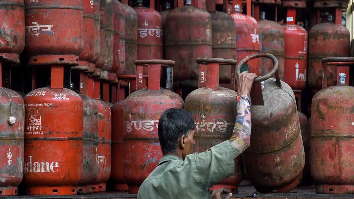 Domestic LPG cylinder price hiked by 29 rupees New rates update