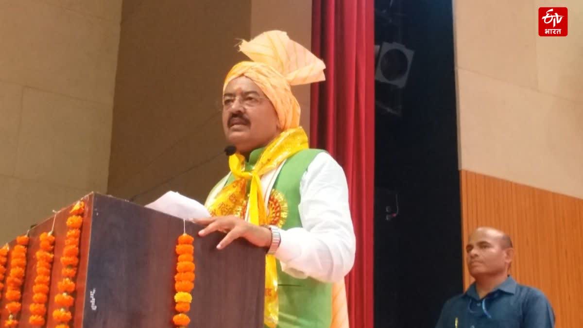 फिरोजाबाद में डिप्टी सीएम.