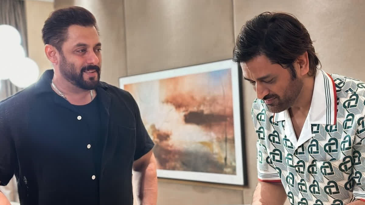 Salman Khan Joins 'Kaptaan Sahab' MS Dhoni for Birthday Bash; Iconic Duo Sparks Fandom Frenzy Salman Khan Joins 'Kaptaan Sahab' MS Dhoni for Birthday Bash