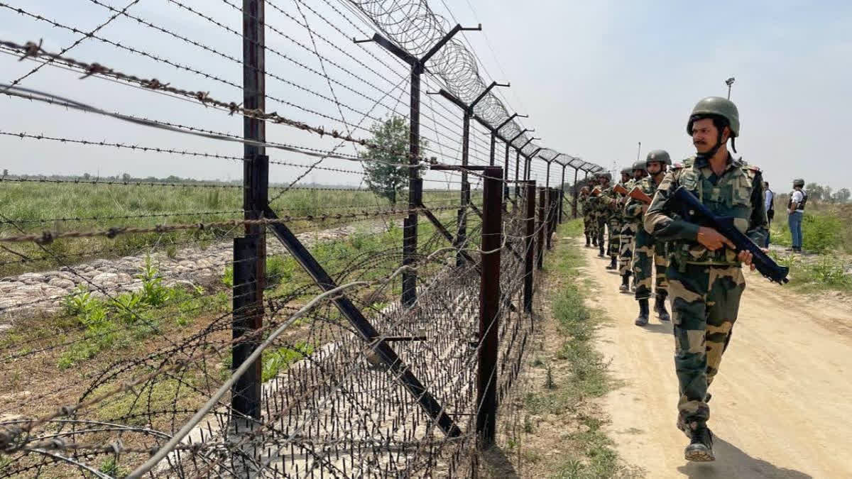 After Kulgam, Gunfire Rings Out In Rajouri As Security Forces Launch Search Op Near Army Camp; Soldier Hurt A day after the Kulgam district encounter, another shootout took place in Jammu and Kashmir's Rajouri Army Camp on Sunday morning.