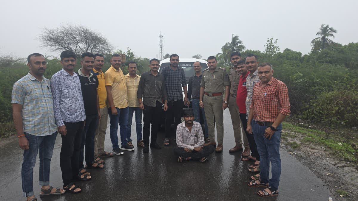 કોડીનારમાં ગણતરીની કલાકોમાં લૂંટનો ભેદ ઉકેલાયો: વૃદ્ધ મહિલાને છરીની અણીએ લૂંટનાર આરોપી મુદ્દામાલ સાથે ઝડપાયો