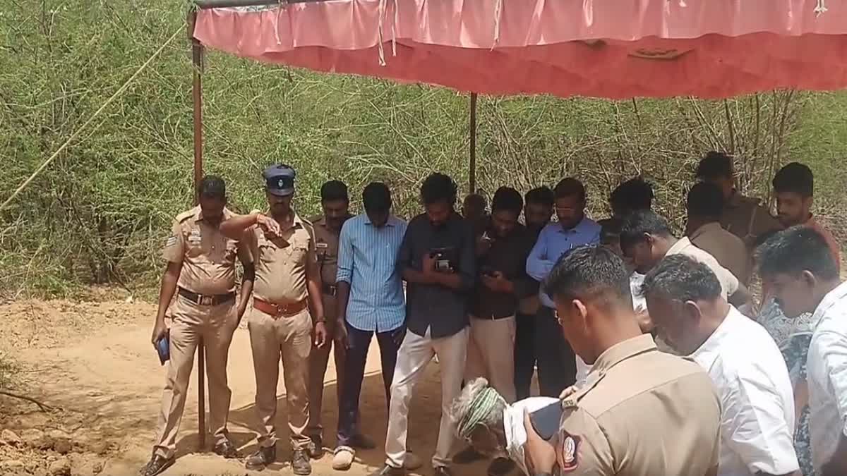 குழந்தையின் உடல் தோண்டியெடுப்பு