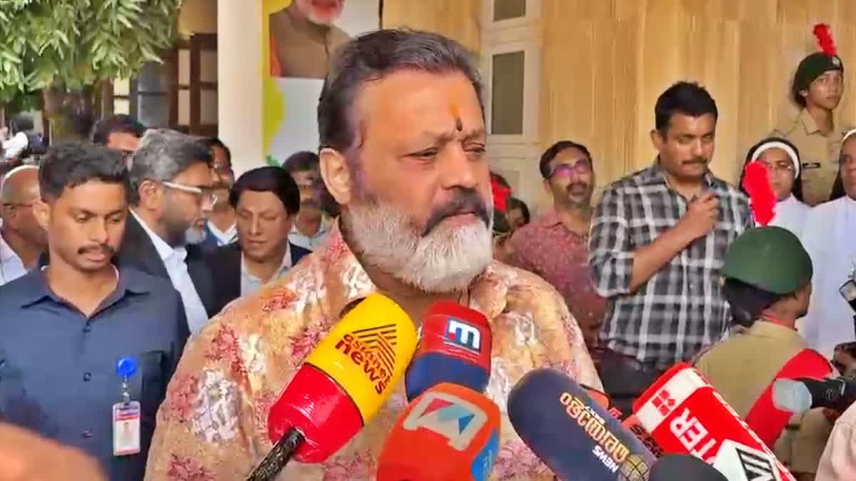 SURESH GOPI  WAYANAD LANDSLIDE  വയനാട് മണ്ണിടിച്ചില്‍  WAYANAD