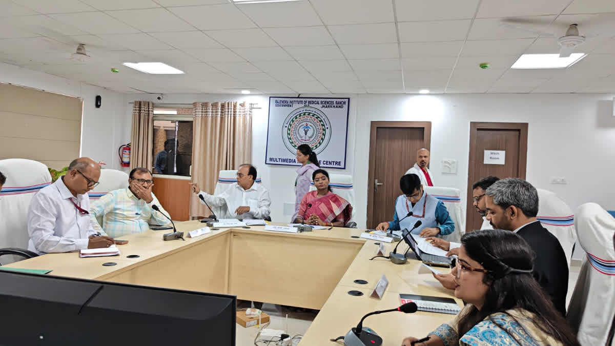 रिम्स बनाए अपनी नियमावली, NCST सदस्य डॉ. आशा लकड़ा बोलीं, सरकार पर निर्भरता की जरूरत नहीं RIMS