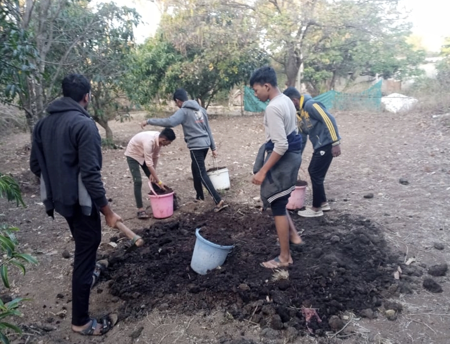 KISAN VEER MAHAVIDYALAYA