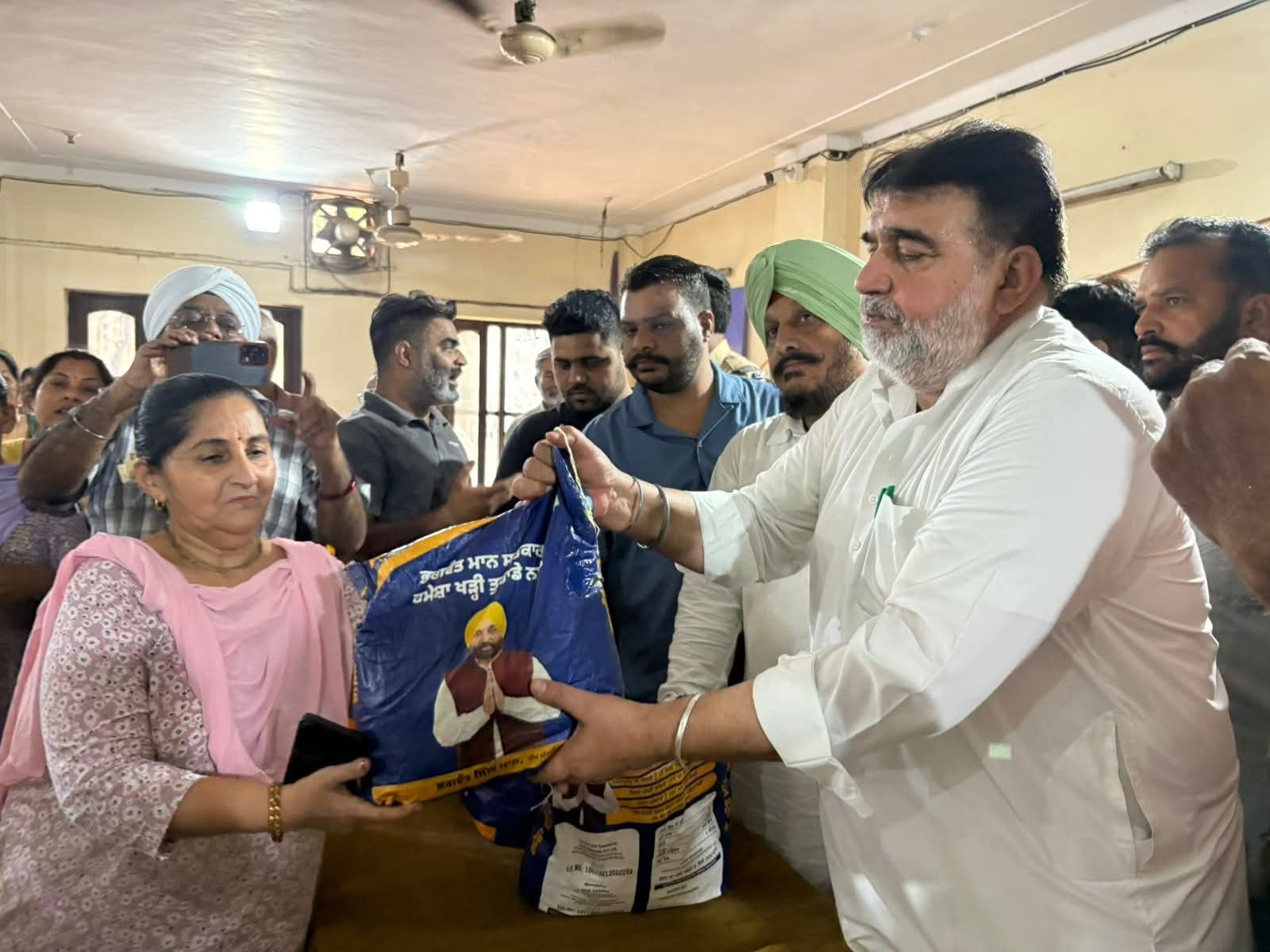 ਪੰਜਾਬ ਸਰਕਾਰ ਦੀ 'ਮੇਰੀ ਰਸੋਈ' ਸਕੀਮ: ਕਿੱਟ ਵਿੱਚ ਕੀ ਮਿਲੇਗਾ ਤੇ ਕਿਨ੍ਹਾਂ ਨੂੰ ਮਿਲੇਗਾ ਫਾਇਦਾ? MERI RASOI SCHEME