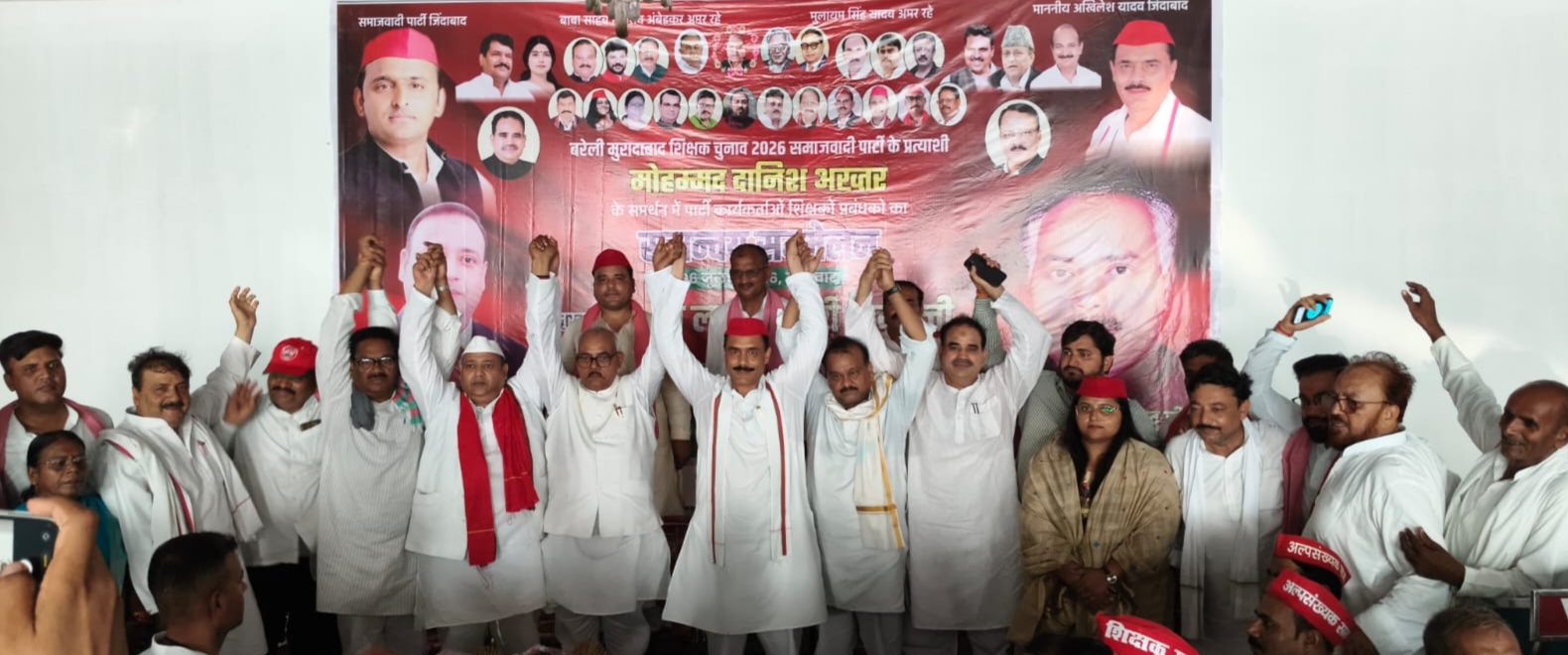 शाहजहांपुर पहुंचे नेता विरोधी दल लाल बिहारी यादव.
