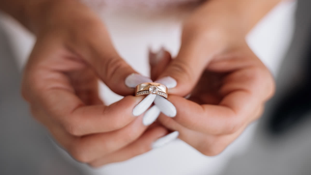 Rose gold diamond ring