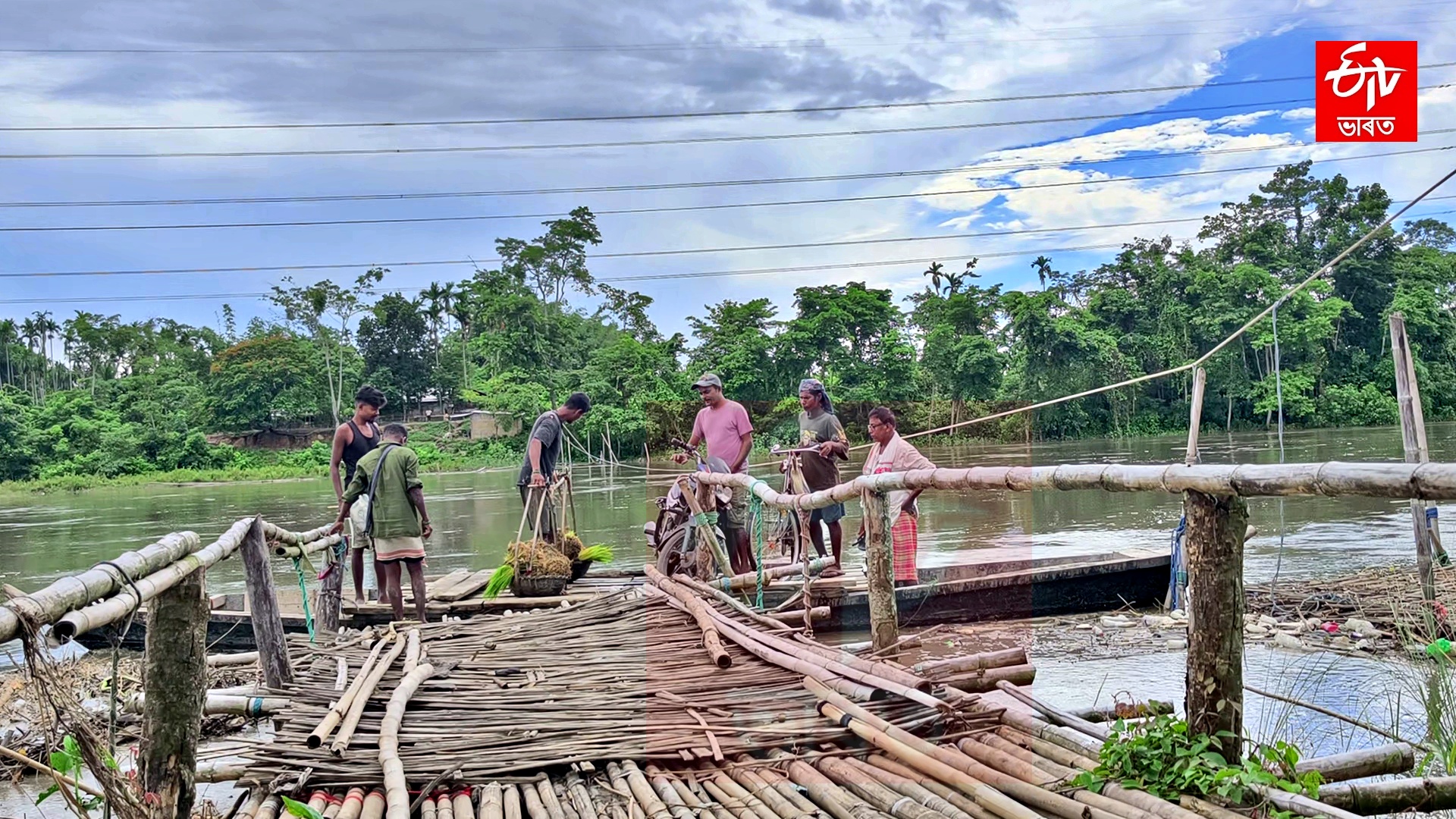 Golaghat people demanded the construction of a concrete bridge over Doiyang River