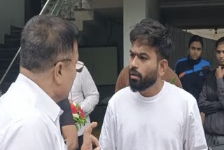 Abhijeet Dipke angry police