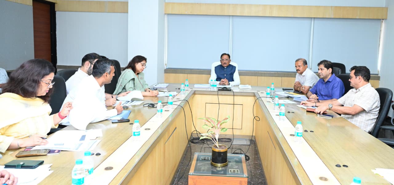 शासन की योजनाएं समय से पूरा होना जरूरी, पारस पोर्टल से निगरानी : मुख्यमंत्री विष्णुदेव साय