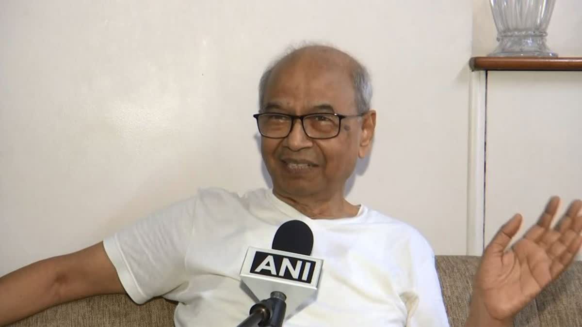 ADVOCATE HURLS SHOE TOWARDS CJI