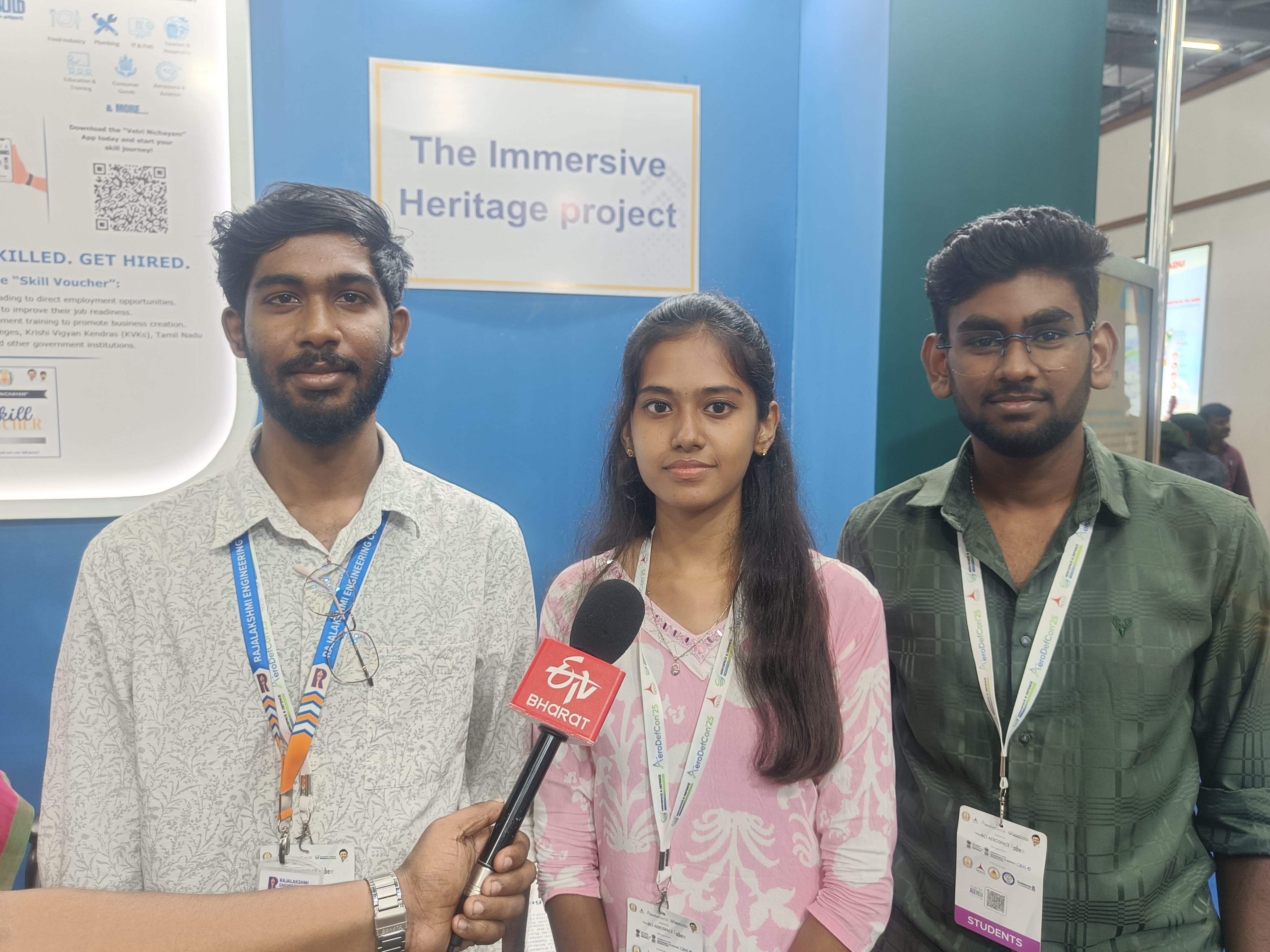 மாணவர்கள் காவியாஸ்ரீ, ஆதித்யா உள்ளிட்டோர்