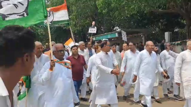 प्रचार पर कांग्रेसी