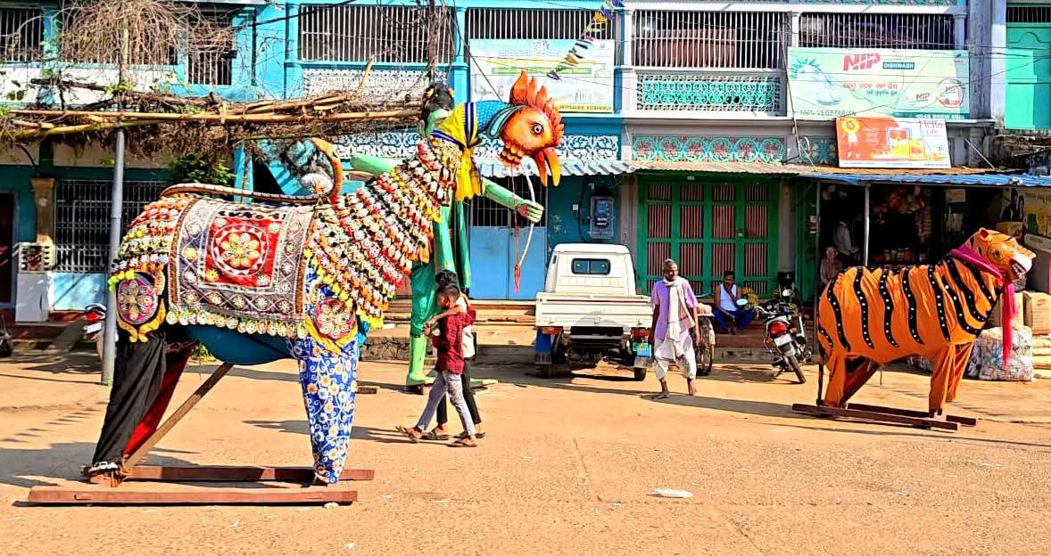 Badakodanda Village Wooden Art  Dera Besha