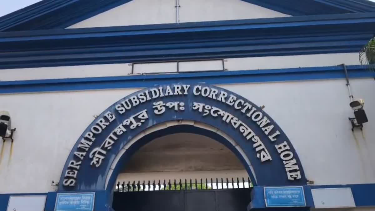 PRISONER ESCAPES FROM JAIL