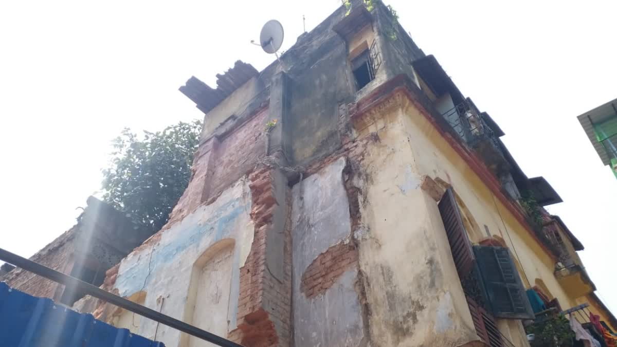 BOWBAZAR OLD HOUSE COLLAPSE
