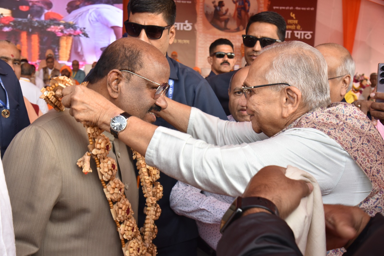 بابری مسجد کے سنگ بنیاد کے جواب میں گیتا پاٹھ