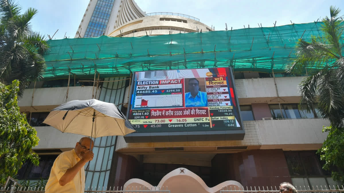 Markets Log Losses For 4th Day; Sensex Tanks 780 Points On Renewed Trade Uncertainties Stock Markets Trade Lower On Persistent Foreign Fund Outflows, Trade Uncertainties