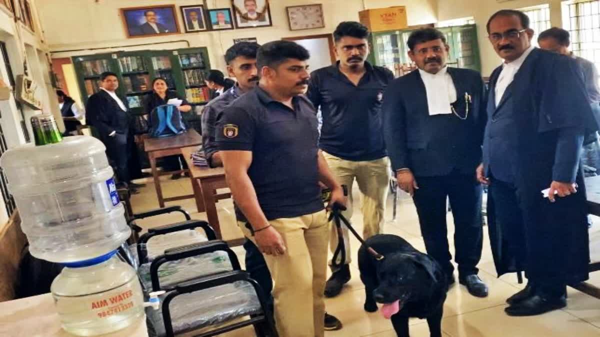 KASARAGOD BOMB THREAT  BOMB THREAT  DISTRICT COURT  BOMB THREAT KERALA