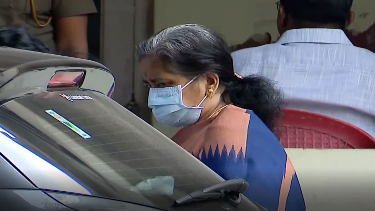 SABARIMALA  SABARIMALA GOLD THEFT CASE  S JAYASHREE  DWARA PALAKA GOLD PLATING