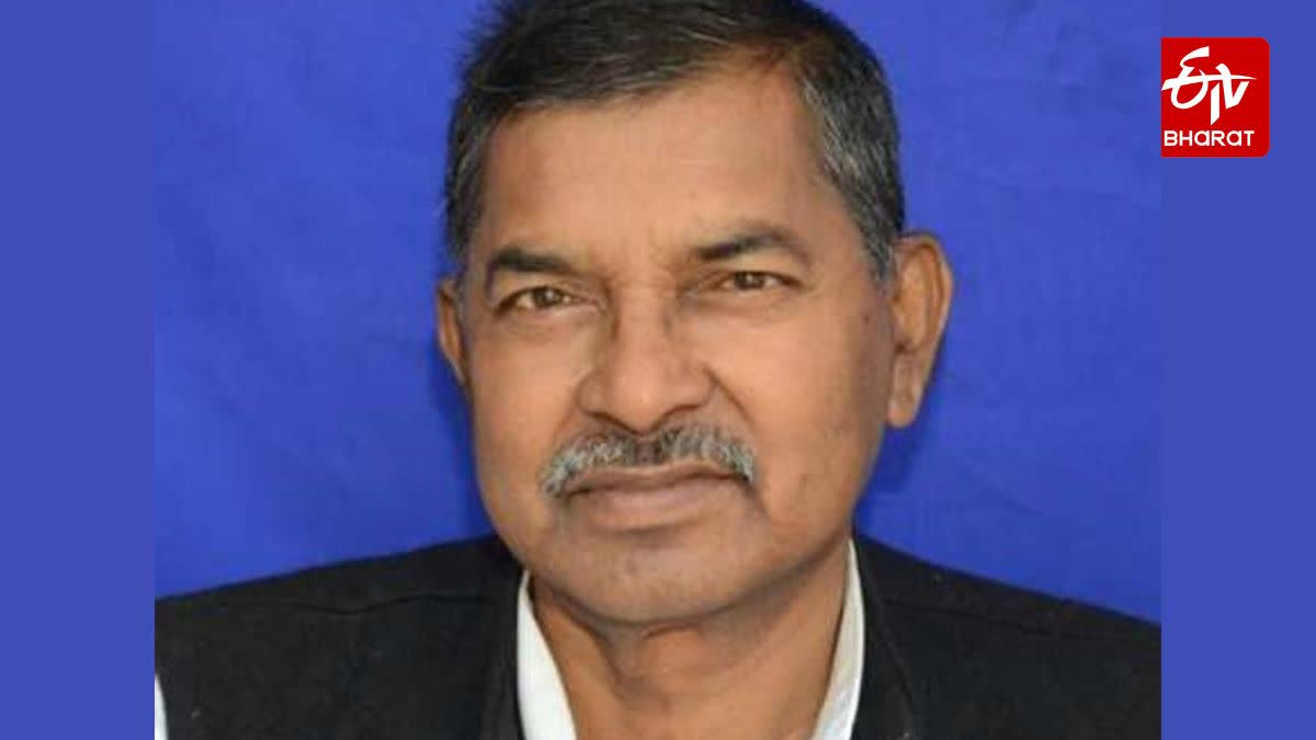 विजय सिंह गोंड की फाइल फोटो.