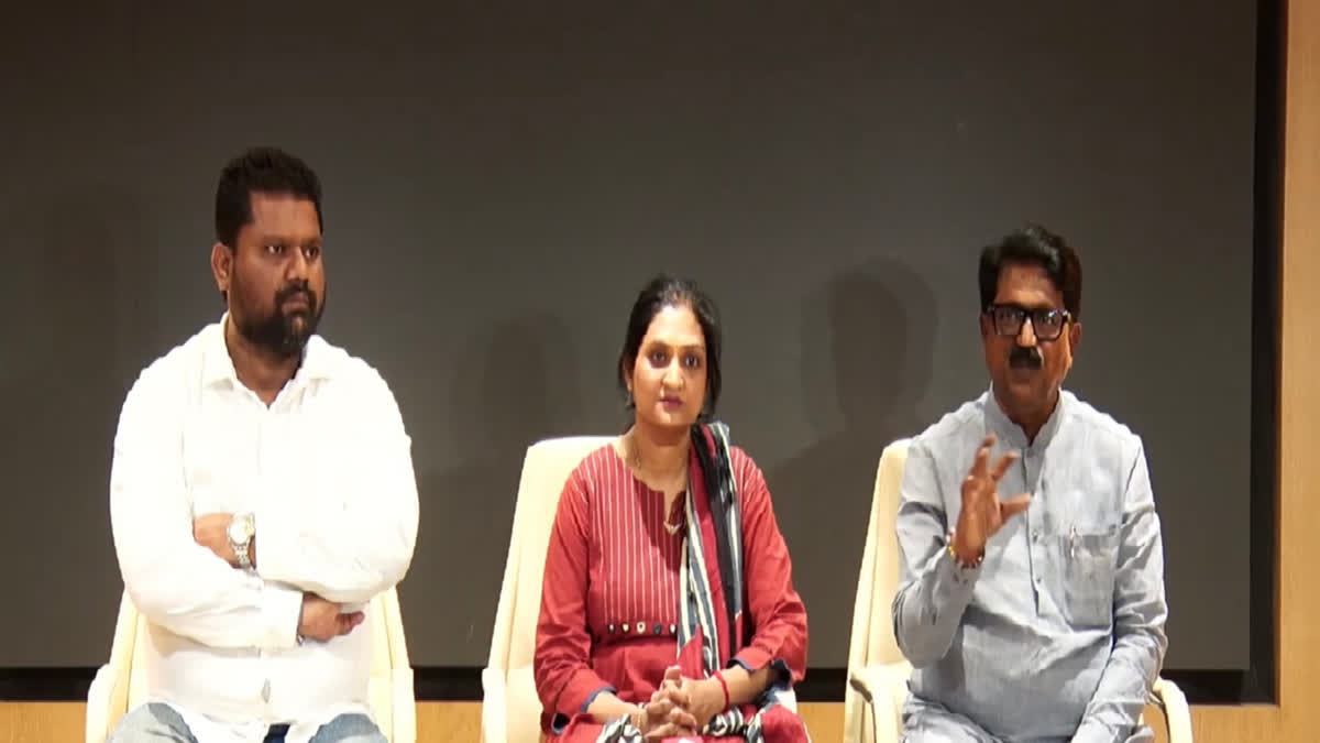 Tejal Pawar from Colaba has made allegations against Assembly Speaker Rahul Narwekar