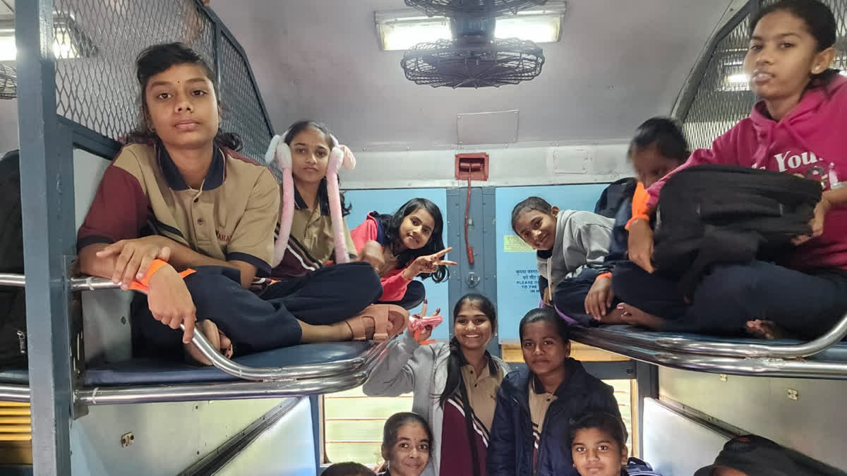 Innovative experiment: School children tour Gadag district