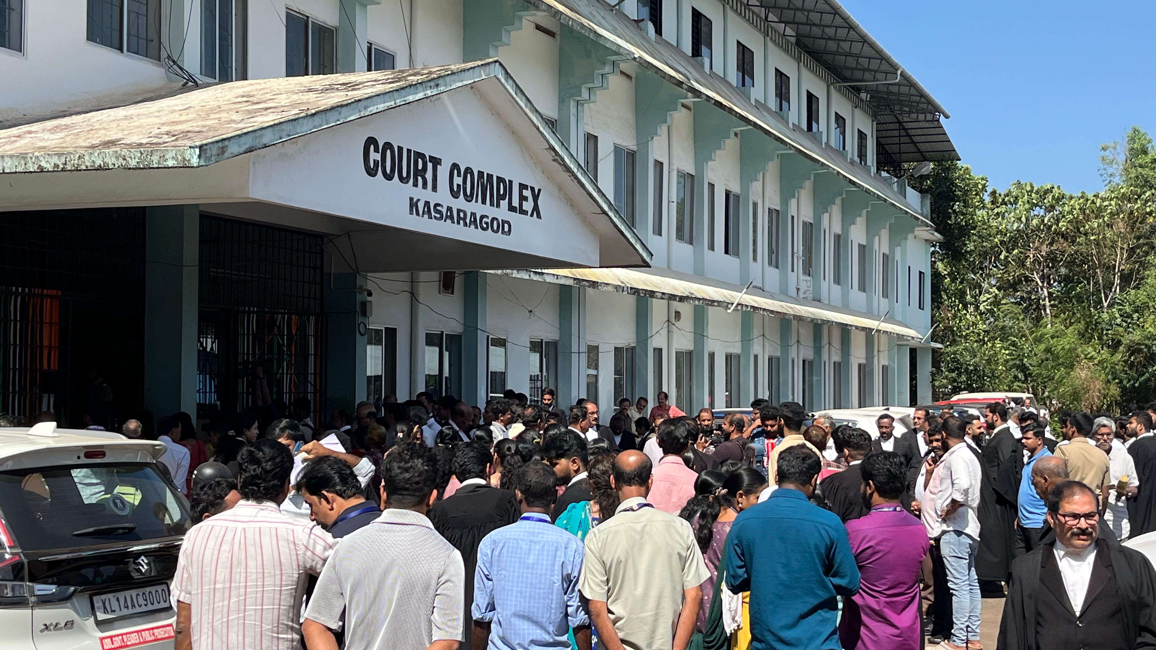 KASARAGOD BOMB THREAT  BOMB THREAT  DISTRICT COURT  BOMB THREAT KERALA