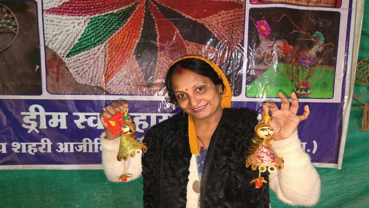 sidhi Beena Jaiswal artworks from scrap materials