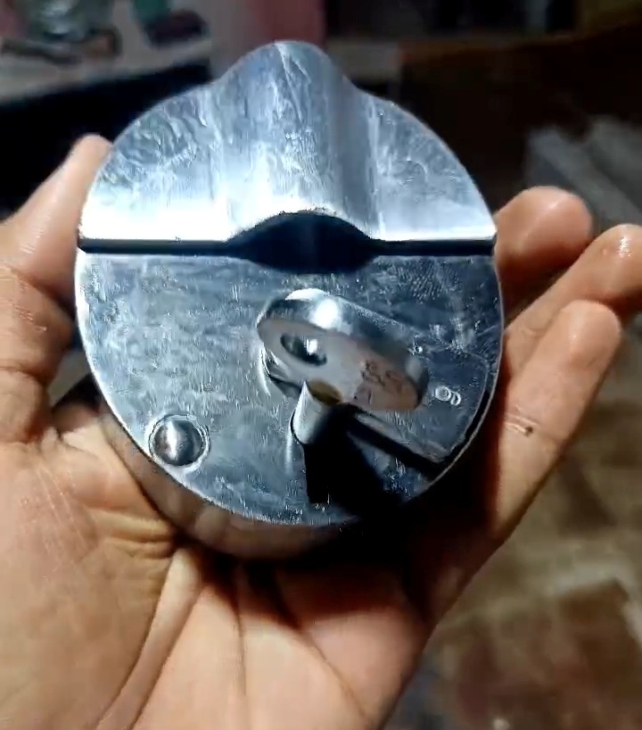 ratlams-200-year-lock-legacy-continued-by-a-sixth-generation-family-in-madhya-pradesh