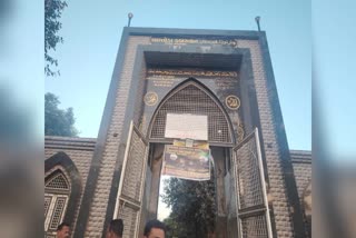 Ahmedabad Chartoda Kabrastan Gets Notice To Shift Graves For Road Widening, Locals Oppose