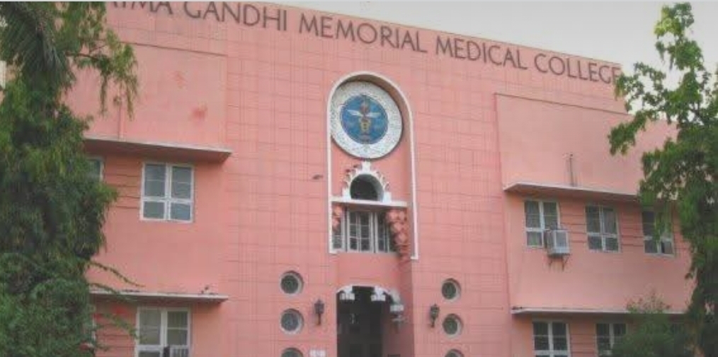 INDORE NURSE CUT OFF BABY THUMB