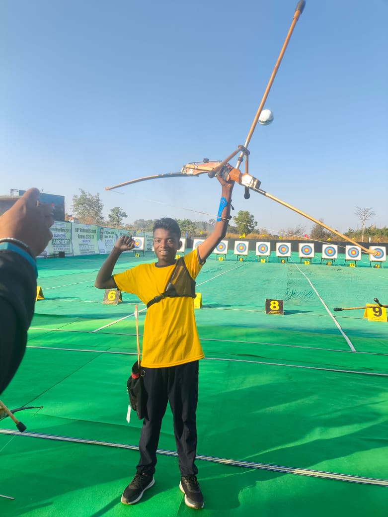 ମୟୂରଭଞ୍ଜ ଜିଲ୍ଲାର ବାରିପଦା ସ୍ଥିତ ୟୁଜିପି ସରକାରୀ ଉଚ୍ଚ ବିଦ୍ୟାଳୟର ଦଶମ ଶ୍ରେଣୀର ଛାତ୍ର ରୋହିତ କୁମାର ମାର୍ଣ୍ଡି ୩୦ ମିଟର ଦୂରତା ଇଣ୍ଡିଆନ ରାଉଣ୍ଡ ଓ ୩୦ ମିଟର ଦୂରତା ଓଲିମ୍ପିକ ରାଉଣ୍ଡରେ ଦୁଇଟି ସ୍ବର୍ଣ୍ଣ ପଦକ ହାସଲ