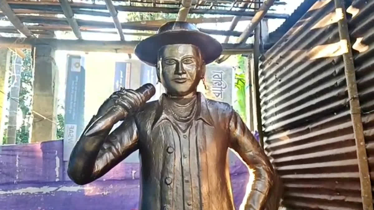 sculptor named Someshwar Nath has created statue of singer Zubeen Garg in Majuli