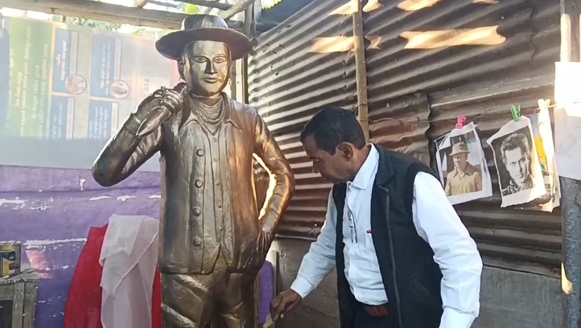 sculptor named Someshwar Nath has created statue of singer Zubeen Garg in Majuli